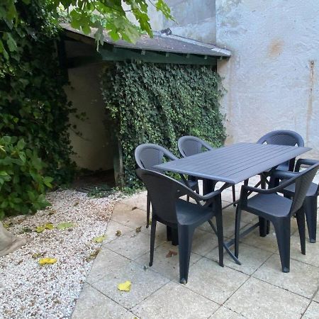 Malebranche - Maison En Hypercentre Avec Cour Amboise Extérieur photo